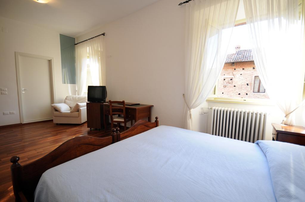 Guest House Domus Urbino Zewnętrze zdjęcie