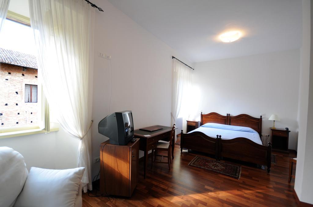Guest House Domus Urbino Zewnętrze zdjęcie